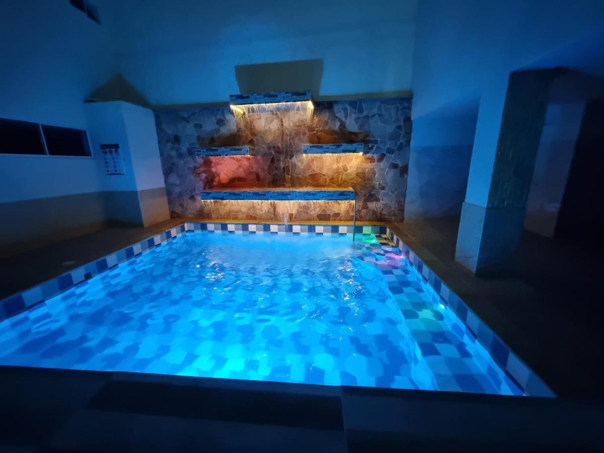 Hotel Antonella Plaza Pinchote المظهر الخارجي الصورة